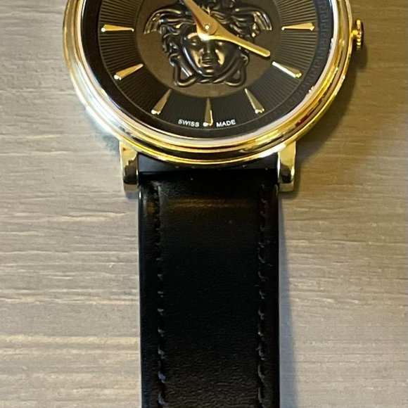 Versace Women's V-Circle Medusa Watch - Picture 7 of 7